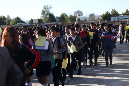 Educación. Más de 30 mil estudiantes continúan clases en modalidad no presencial en Quito.