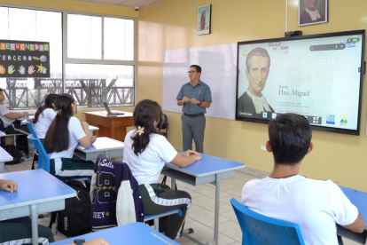 El Modelo Interestructurante Lasallista, avalado por el Ministerio de Educación dentro de sus procesos de innovación, apuesta por una formación que combina conocimiento, valores y pensamiento crítico.