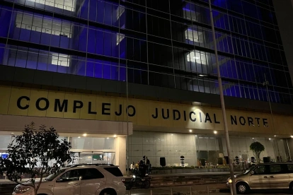 Jueza analiza medidas contra ocho procesados por una presunta red de lavado de activos.