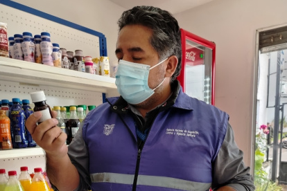 La Arcsa identificó productos sin registro sanitarios y otros con posible adulteración en una farmacia de la zona de El Ejido, en Cuenca.