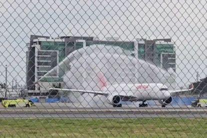 El avión de Iberia tuvo un inconveniente en su salida.