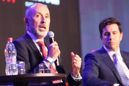 Alejandro Ribadeneira Jaramillo, gerente general de Banco Pichincha, durante el panel bancario del Business Future of the Americas (BFA) 2026, realizado el 3 de junio en Quito.