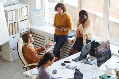 El modelo plantea que la raíz cuadrada del total de empleados produce cerca del 50 % del trabajo.