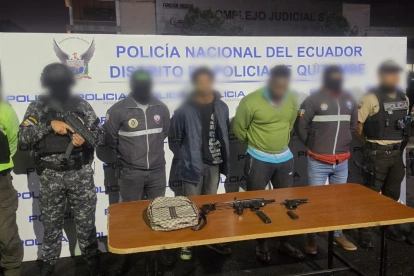 Los dos detenidos habrían participado en asaltos a personas y locales comerciales utilizando armas de fuego.