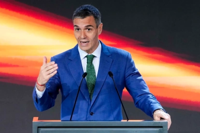 El presidente del Gobierno, Pedro Sánchez, durante su intervención esta tarde en la planta de Seat en Martorell (Barcelona).