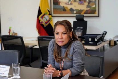 Julia Angulo Girón, secretaria de Gestión y Desarrollo de Pueblos y Nacionalidades, en reunión oficial en Quito.
