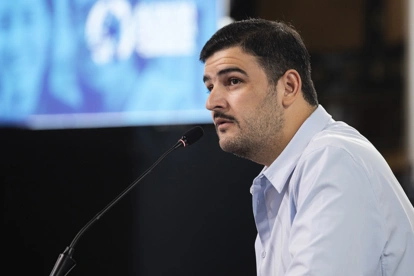 Referencial. Aquiles Álvarez en una intervención pública anterior, mientras se desarrolla el proceso de remoción en su contra.