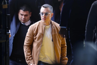 Daniel Noboa durante el anuncio del fondo de $230 millones para jubilados con compensaciones pendientes.