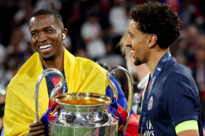Willian Pacho y Marquinhos la defensa del PSG.