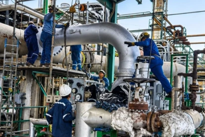La Refinería Esmeraldas opera de manera progresiva desde mediados de marzo de 2026, tras el incendio del 1 de marzo.Cuenta de X / Petroecuador
La Refinería Esmeraldas opera de manera progresiva desde mediados de marzo de 2026, tras el incendio del 1 de marzo.