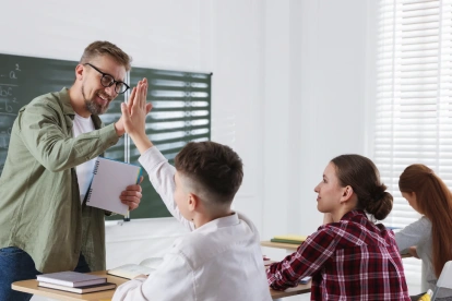 Las experiencias vividas en el aula pueden influir durante años en la autoestima y desarrollo personal de los estudiantes.