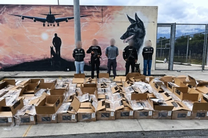 La Policía Nacional decomisó más de 34 kilos de cocaína ocultos en cajas de café que tenían como destino Australia.