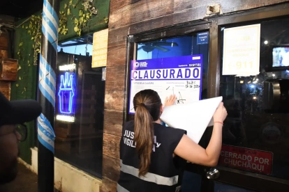 Operativo en Guayaquil deja cinco clausuras y 15 informes de novedades.