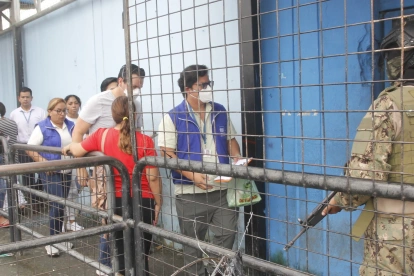 El hacinamiento y la falta de atención médica en prisiones favorecen la propagación de enfermedades como la tuberculosis.