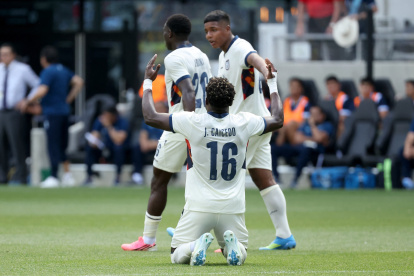 Jordy Caicedo cobró el penal de Ecuador y su festejo ante Guatemala.