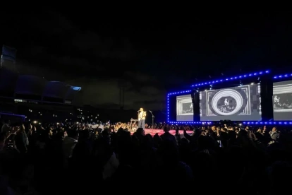 Miles asistieron al concierto de Ed Sheeran en Quito, un evento que dinamizó la economía local y el sector turístico.