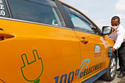 Los carros eléctricos ganan terreno en Ecuador.