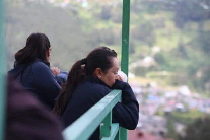 Familia de Nathaly Mafla espera con angustia tras hallazgo de un cadáver en el centro-norte de Quito.