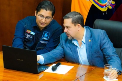 El prefecto del Guayas, Carlos Encalada, indicó que la revisión de las concesiones viales incluirá “todas las letras pequeñas” del contrato de ampliación.