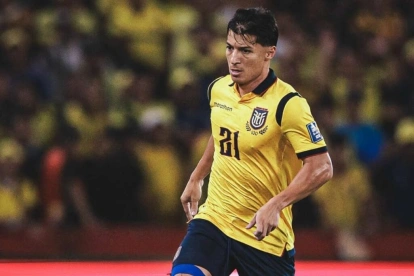 Alan Franco, mediocampista de Ecuador, pero juega como lateral derecho con el técnico Beccacece.