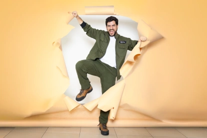 José Luis Landívar combina su faceta creativa con el modelaje y la moda.