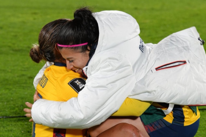 Las jugadoras ecuatorianas celebraron con lágrimas en los ojos por el pase al repechaje.