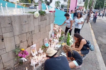 Ciudadanos rindieron un homenaje a Monika Silva en Manglaralto.