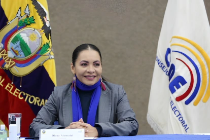 Diana Atamaint, expresidenta del CNE, durante una sesión oficial en Quito, al frente del organismo desde 2018.
