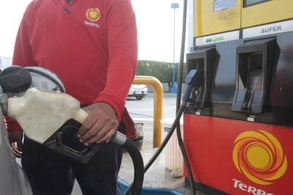 Con los $5,70 por galón previstos para el próximo mes, la gasolina Súper superará ampliamente los máximos alcanzados durante la crisis derivada de la guerra entre Rusia y Ucrania.