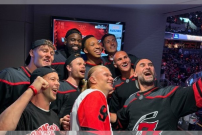 Erling Haaland asiste a la final de la NHL mientras Noruega prepara su estreno mundialista