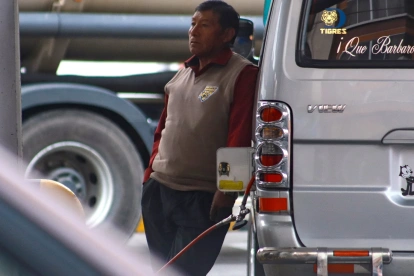 La gasolina Extra y Ecopaís, de mayor consumo a nivel nacional,  pasan  de $3,16 a $3,31 por galón.