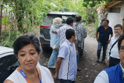 Llegada de la mamá de Monika Silva a Montañita en la casa de su hija.