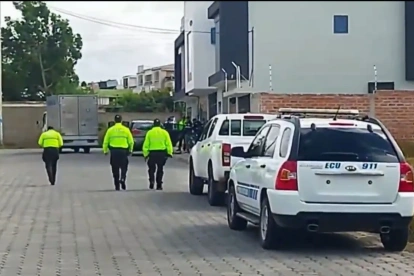 Guía penitenciaria fue asesinada en ataque armado cerca de su vivienda en Riobamba. Policía investiga el hecho.
