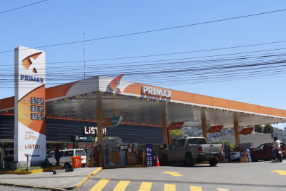 Si bien en la extra, ecopaís y diésel registran alzas, el precio actual de estos productos no refleja su valor real porque reciben subsidios del Estado