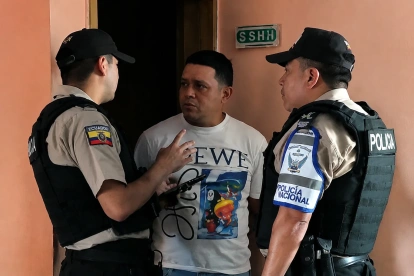 Migración y Policía Nacional ejecutó un operativo de control en Tulcán que culminó con la deportación de un ciudadano venezolano presuntamente vinculado al Tren de Aragua.