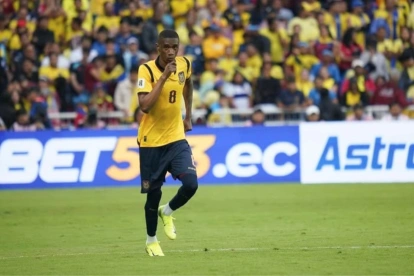 Denil Castillo ha compartido fotos suyas con Ecuador.