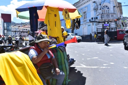 Las vuvuzelas mundialistas se han sumado al ruido generado por vendedores ambulantes.