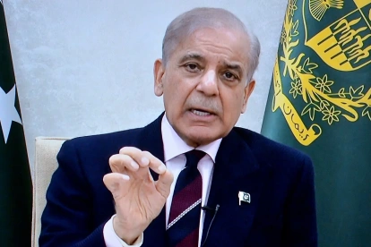 El primer ministro de Pakistán, Shehbaz Sharif, durante una alocución, en Peshawar.