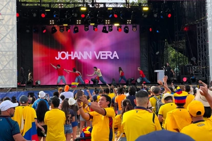 Johann Vera se presentó ante miles de aficionados ecuatorianos en el FIFA Fan Festival de Filadelfia, donde puso música a la previa del debut de la Tri frente a Costa de Marfil en el Mundial 2026.