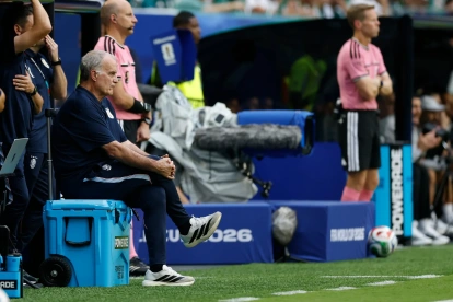Los árbitros se visten de rosa en pleno Mundial en Miami.
