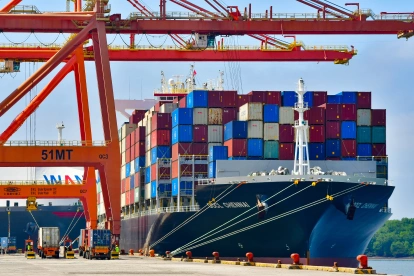 Uno de los barcos que llevan las exportaciones de Ecuador, desde el puerto de Guayaquil.