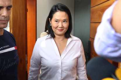 La candidata derechista a la Presidencia de Perú, Keiko Fujimori (c), fue captada el pasado 11 de junio.
