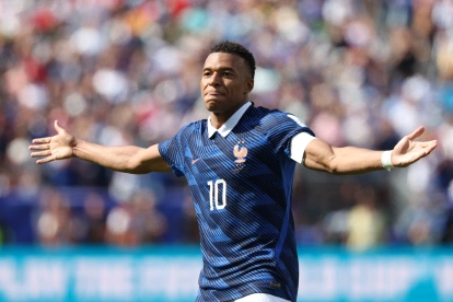 Kylian Mbappé celebra tras marcar un nuevo doblete en el Mundial 2026 con Francia