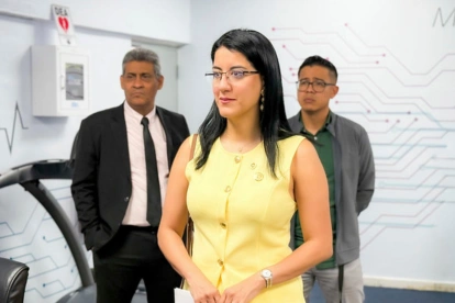 La ministra Gilda Alcivar emitió un comunicado tras la viralización de imagenes de menores jurando por la seguridad de Daniel Noboa y Erik Prince.