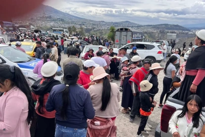 Comuneros y familiares se concentran diariamente para coordinar nuevos recorridos en la búsqueda de Mario Quinatoa.