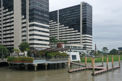 La propuesta municipal contempla la expropiación de cuatro predios para ejecutar una nueva conexión vial en Puerto Santa Ana.