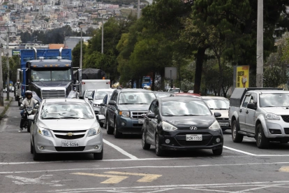 En Quito, el Pico y placa rige de lunes a viernes en dos horarios.