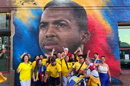 Banderas, camisetas y acentos ecuatorianos comienzan a llenar Kansas City ante la llegada de la Selección para disputar su segundo partido del Mundial.