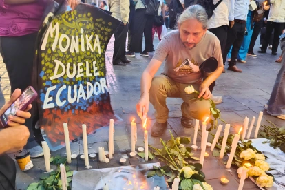 El colectivo La Fragua convocó una actividad para rendir homenaje a Monika Silva como compañera activista anticorrupción.