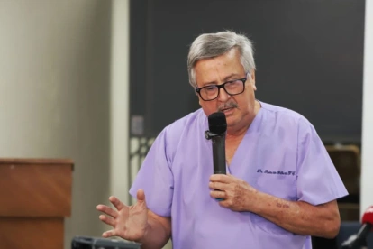 Rueda de prensa del Dr. Gilbert.